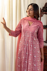 Gulabi Kurta