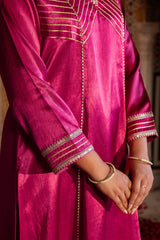 Gulabi Mashru Kurta