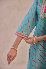 Neelgul Lehariya Kurta