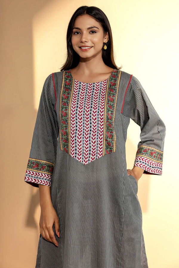 Dhoosar Dhaaree Kurta