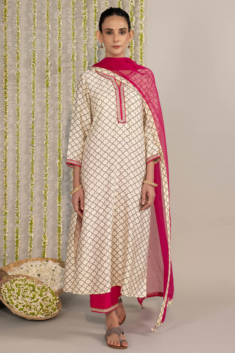 Ivory Tanvi Tara Kurta