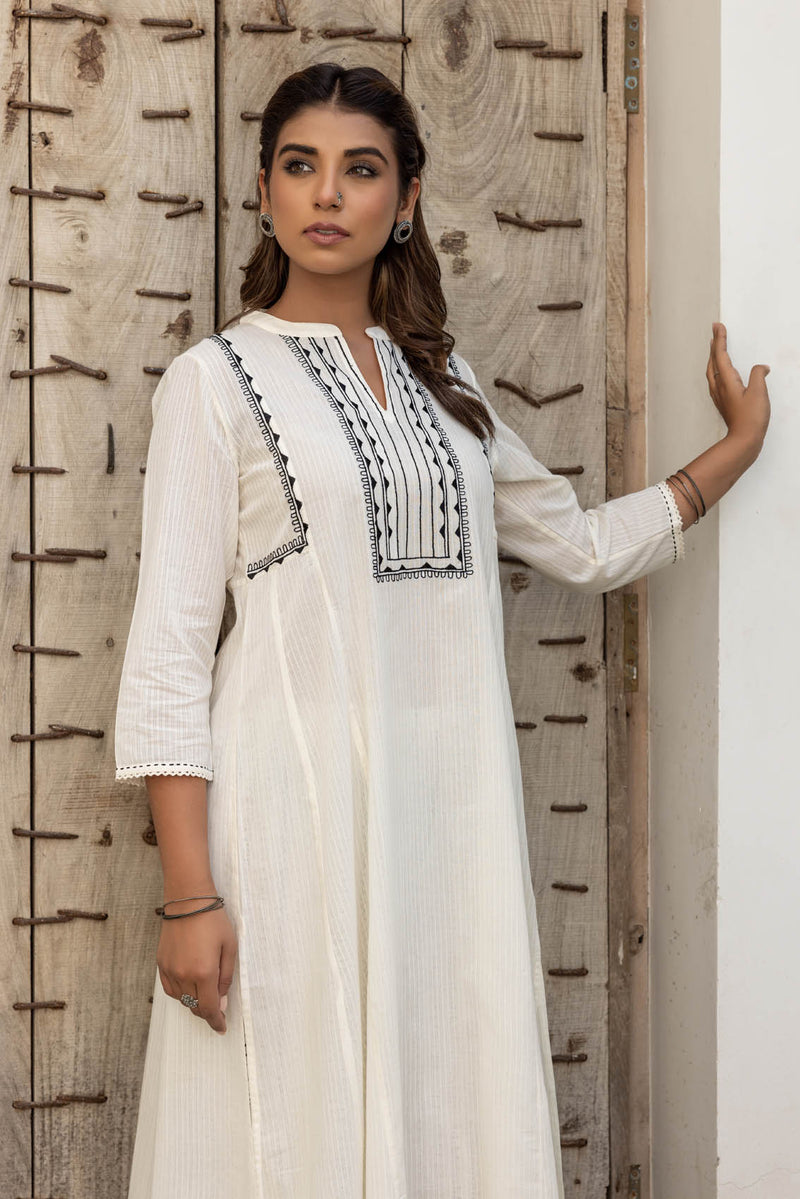 Embroidered Yoke Kurta