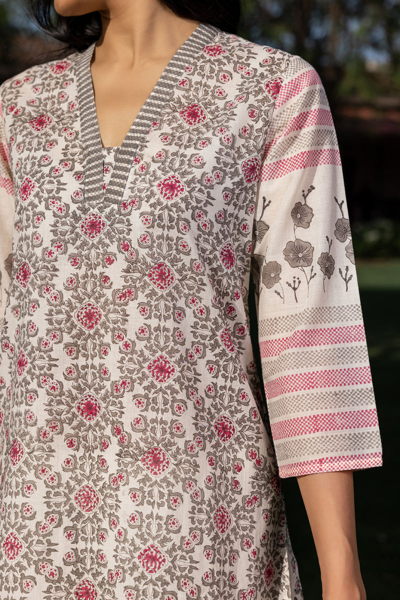 Poppy V- Neck Kurta