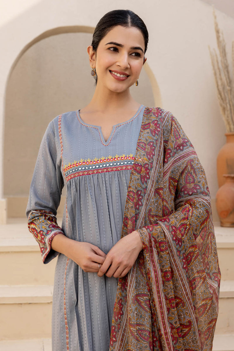 Gulnaaz Embroidered Kurta