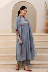 Gulnaaz Embroidered Kurta