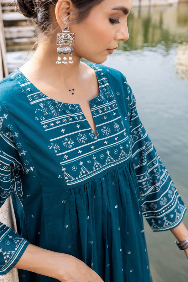 Neelo Kurta