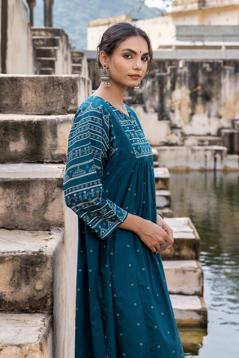 Neelo Kurta