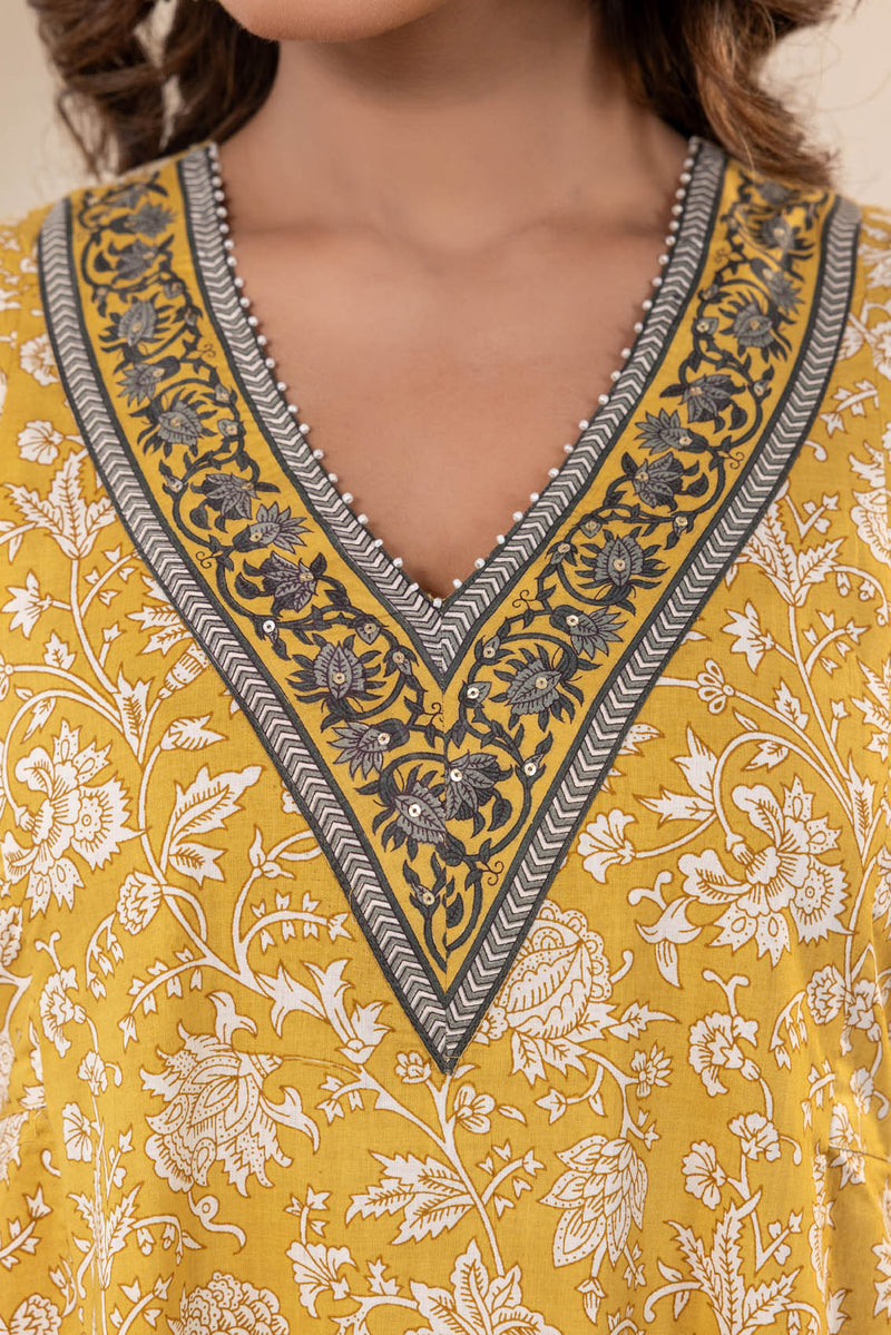 Mohari V-Neck Kurta