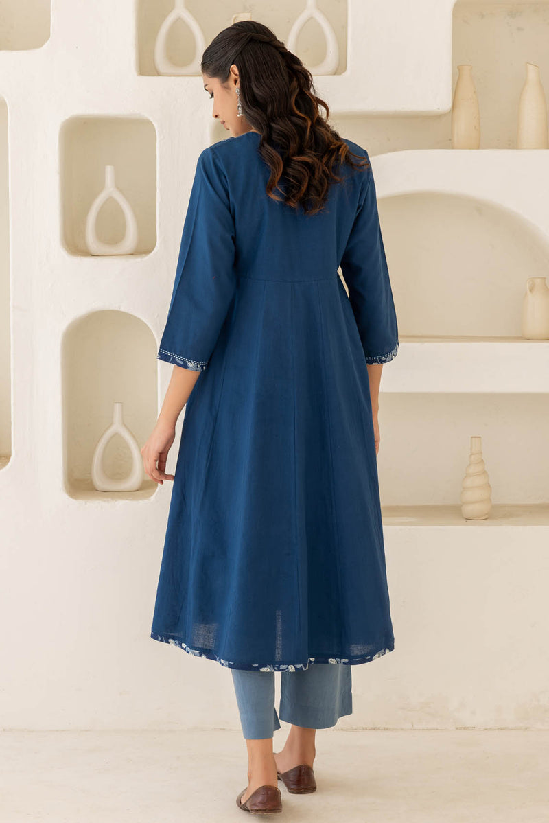 Nilaya Kurta