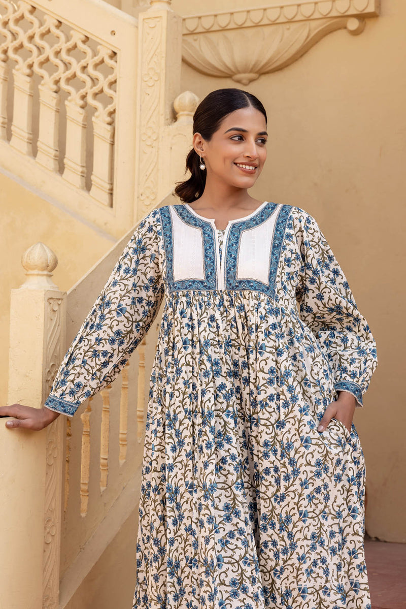 Kesar Kyaari Neela Kurta