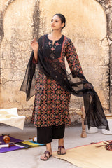 Sanskriti Yoke Kurta