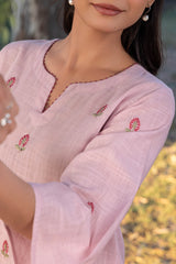 Gulabi Kurti