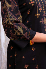 Black Kasuti Kurta